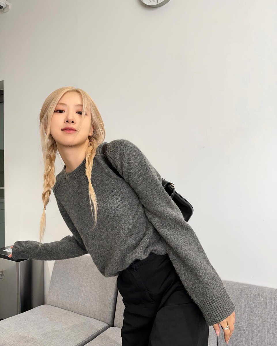 ROSÉ DAYS tweet media