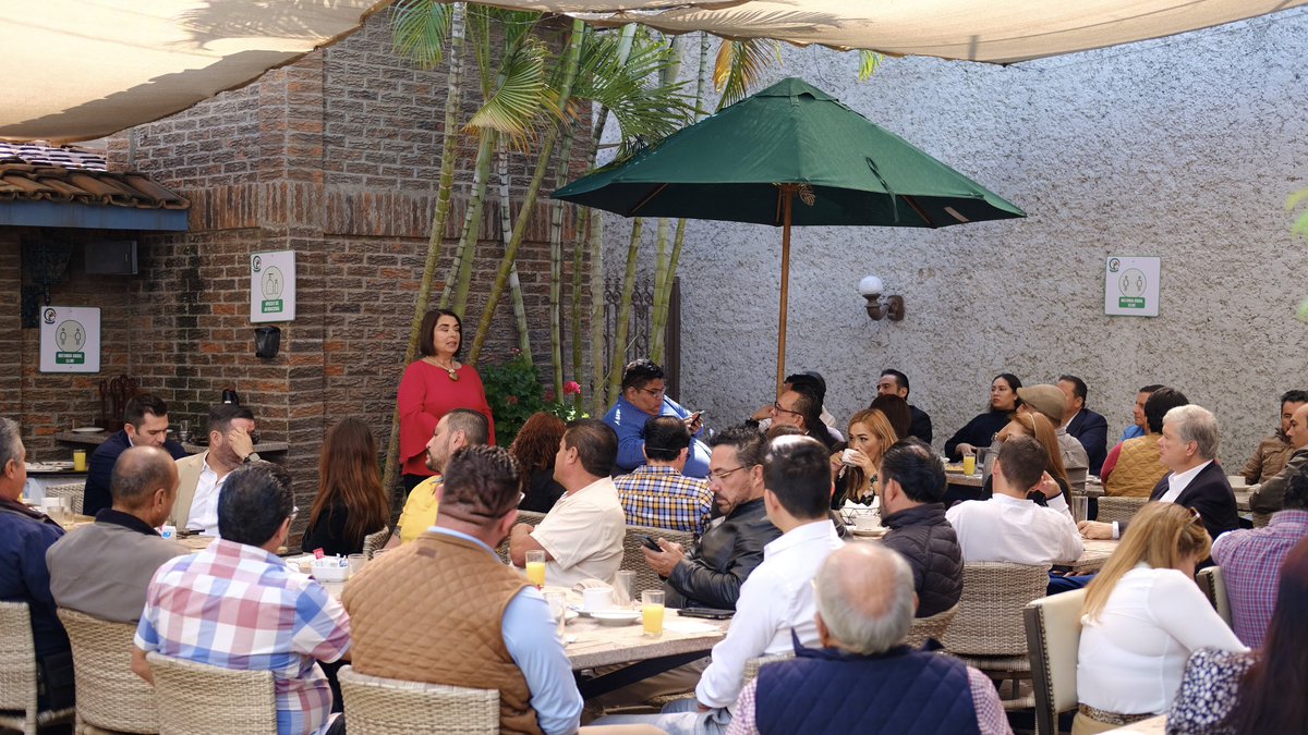 AntaresVazAla's tweet photo. Hoy nos reunimos con el sector empresarial de León, para hablar del cambio que nuestro estado necesita.

 ¡Vamos por la transformación!

#GtoSeTrasnforma #LeonSeTransforma #AntaresVazquez #morena #4T #Guanajuato https://t.co/lm0Q6fqYox