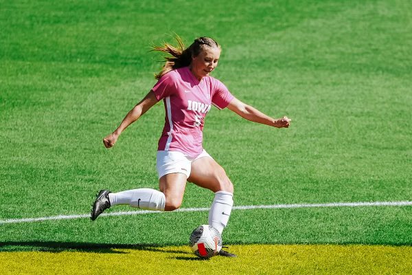 Sofia Bush was named 𝙉𝘾𝘼𝘼 𝙁𝙧𝙚𝙨𝙝𝙢𝙖𝙣 𝙤𝙛 𝙩𝙝𝙚 𝙒𝙚𝙚𝙠 by Girls Soccer Network!

#Hawkeyes