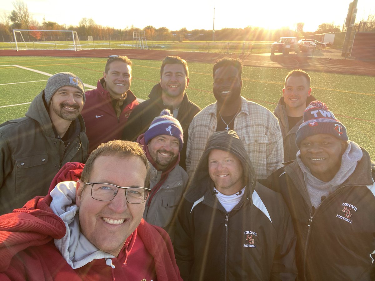 Awesome having @Alwaysimprovin1 come by practice during his off week for @Lions …unbelievably proud of him and all he represents, a truly great Crimson indeed! Keep it rolling Kayode, there is a ton of Crimson pride rooting for you out there! #oneofthebest #truechampion