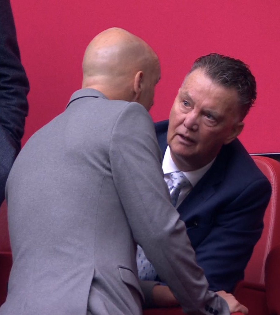 UtdFaithfuls's tweet photo. 🎙Louis van Gaal.

"Erik ten Hag is a great coach, but Manchester United are a commercial club, so it's a difficult choice for a coach. He'd better go to a football club."

😔 https://t.co/NjuTpdQ4sZ