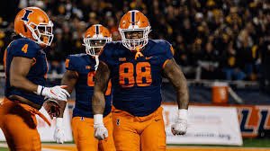 Blessed from the man up above to receive an offer from the University of Illinois🙏🙏🙏🙏🙏 <a href="/CoachT_Pope/">Terrance Pope</a> <a href="/_CoachKThompson/">𝐊𝐞𝐯𝐢𝐞 𝐓𝐡𝐨𝐦𝐩𝐬𝐨𝐧, 𝐄𝐝.𝐒.</a>