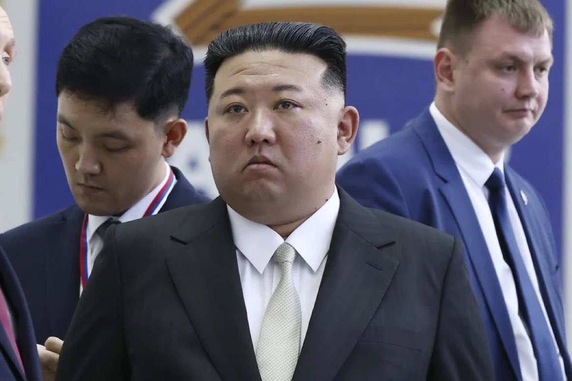 seketulawan's tweet photo. Yonhap News : “Perisikan Korea Selatan menyatakan bahawa Kim Jong-un merancang untuk membantu Hamas menewaskan Israel. Kim Jong-un telah mengarahkan supaya mencari jalan untuk menyokong penuh rakyat Palestin.” https://t.co/IKtjuZRU4z