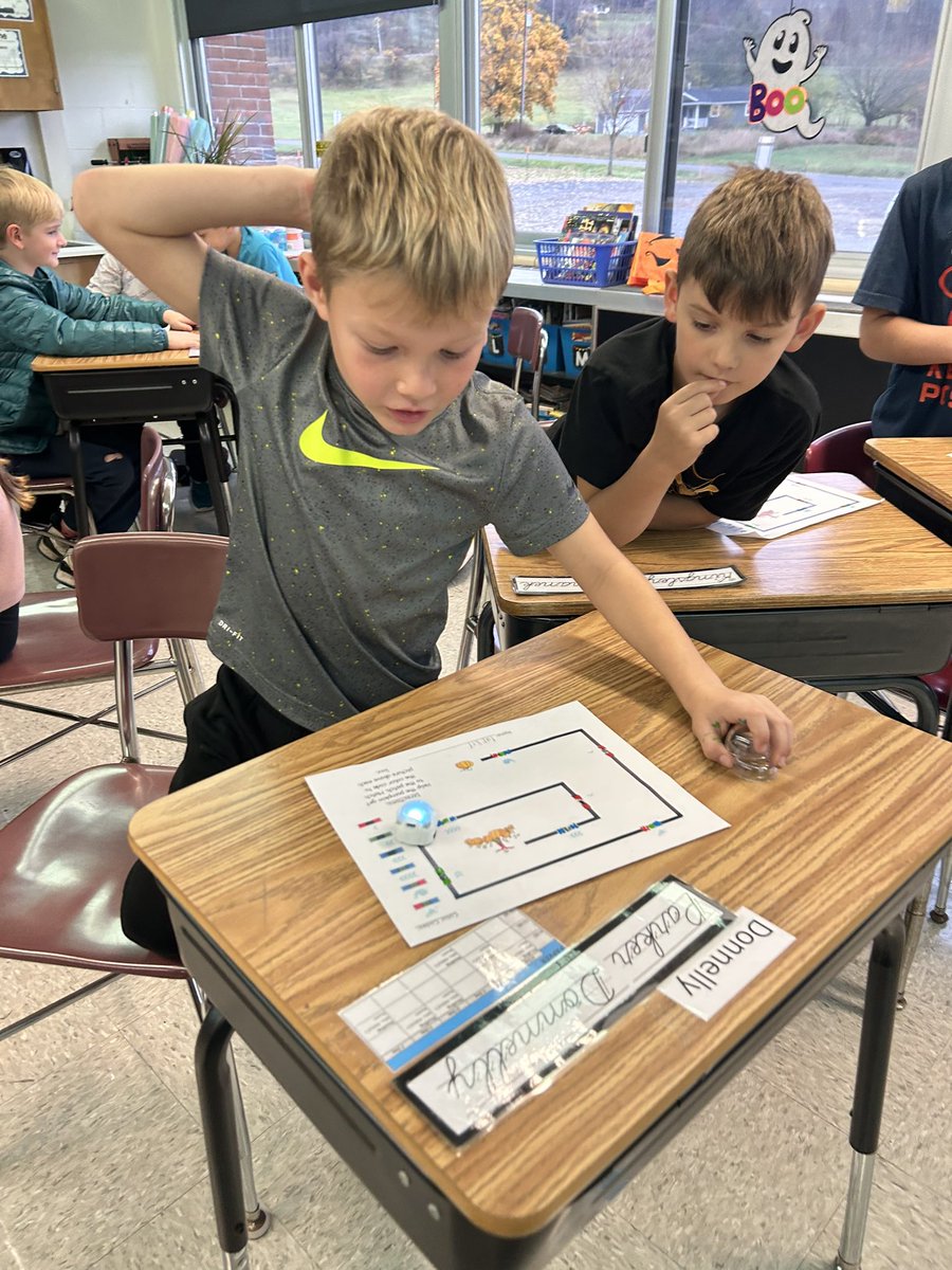 16 classes LOVED learning how to code with the Halloween <a href="/Ozobot/">Ozobot</a> challenge this week!! #primarySTEM #coding