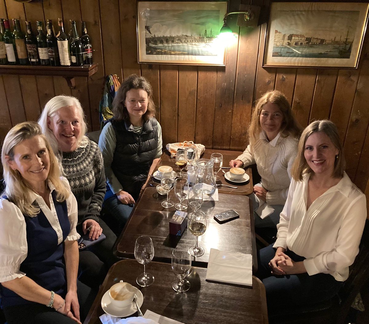 Cate Ray (link in bio to find me elsewhere) tweet media