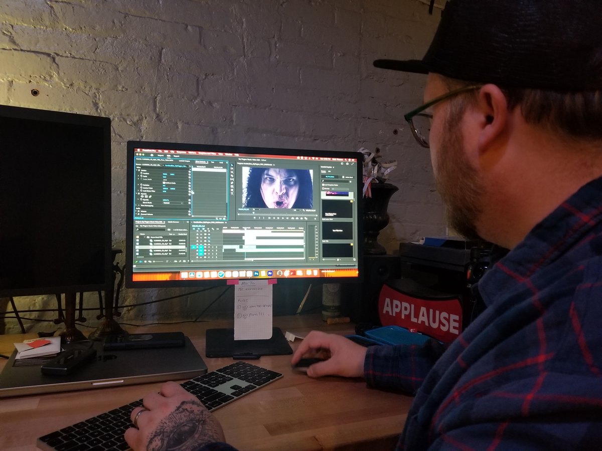 WWJEntLLC's tweet photo. 10/29/23 - #dayone #editing #carolineblue #musicvideo #myfingers. See more pics / recap at #wwjentertainmentllc pg on FB. 

https://t.co/gj2Ww34wVa

#hardrock #metal #music #waynewjohnson #wwjentertainmentllc #michaeljrudolph #cny #cnymusic #syracuse https://t.co/xQ53UlAYNJ