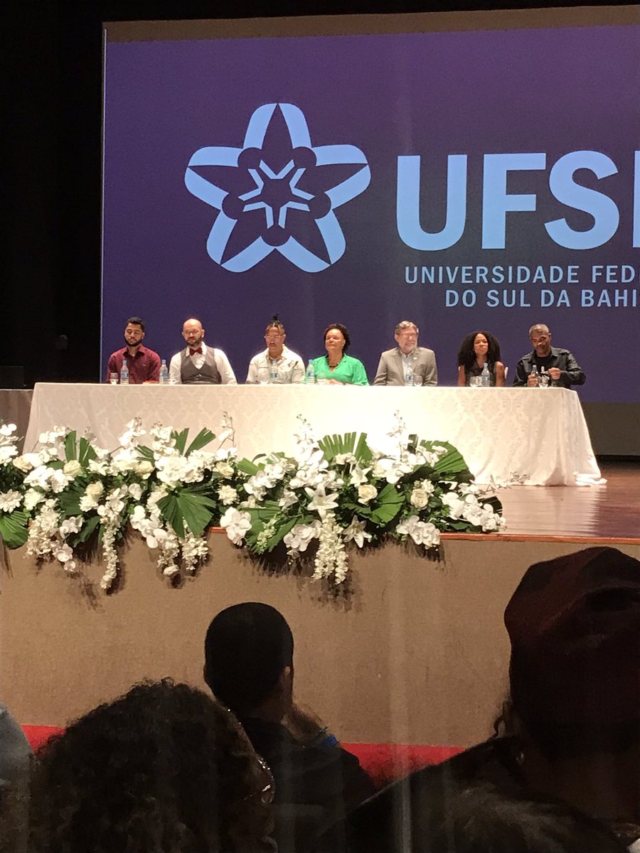 Toni_C_'s tweet photo. Mano Brown doutor Honoris Causa, neste momento senhoras e senhores https://t.co/L5yZLkeh1N