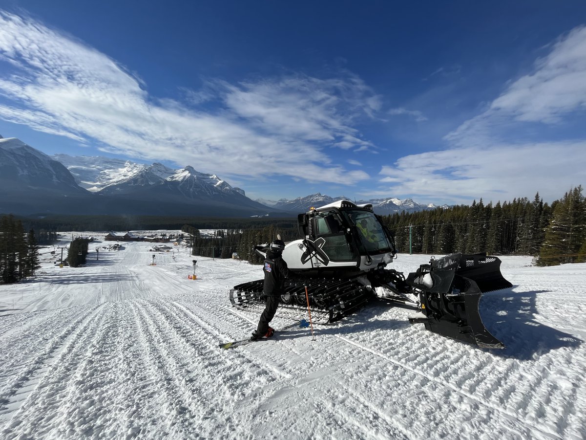 🚨NEW OPENING DAY🚨 We're opening for the season on November 3. Thanks to our  hard working staff who have been able to make this happen. Stay tuned for what to expect THIS Friday!

📅 Nov 1
#skilouise #juatlakeit #lakelouise