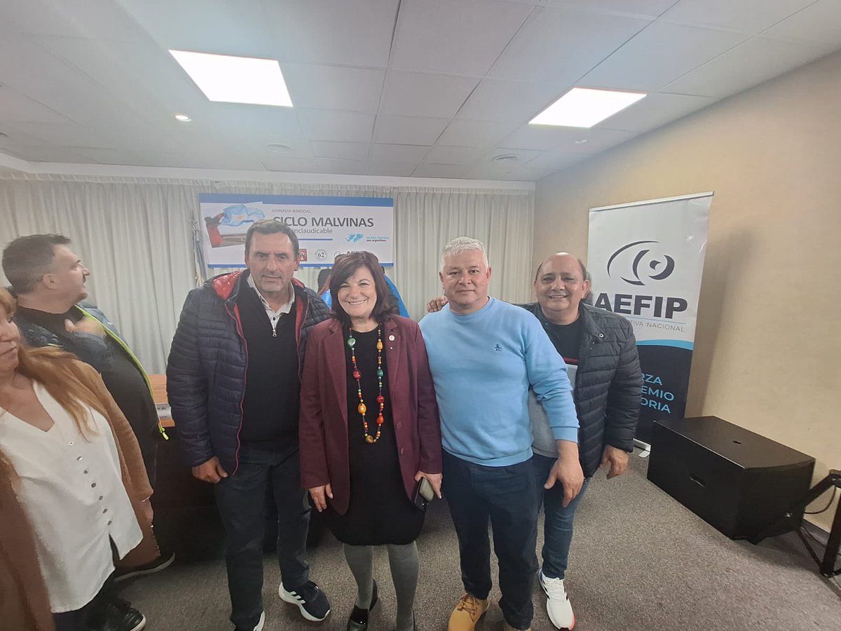 AlejandrooSalce's tweet photo. Hoy participé del lanzamiento del 'Ciclo Malvinas. Causa inclaudicable' que se está llevando a cabo en la sede de @AEFIP, convocado por las 62 Organizaciones Peronistas - coordinado  por la Secretaria de Malvinas con el aporte de la Secretaría de Formación -, https://t.co/nvG0r7piE6