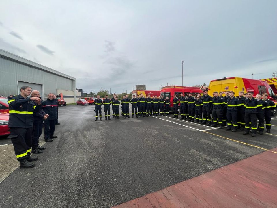 bretagnegouv's tweet photo. #TempêteCiaran | 🚒 Les services de l'État sont pleinement engagés pour anticiper les événements liés à la tempête Ciaran au cours de la nuit en #IlleEtVilaine.

✅ Pré-positionnement de plus de 60 sapeurs-sauveteurs de l'@uiisc1 pour renforcer les sapeurs-pompiers territoriaux https://t.co/RFlWEnfdlS