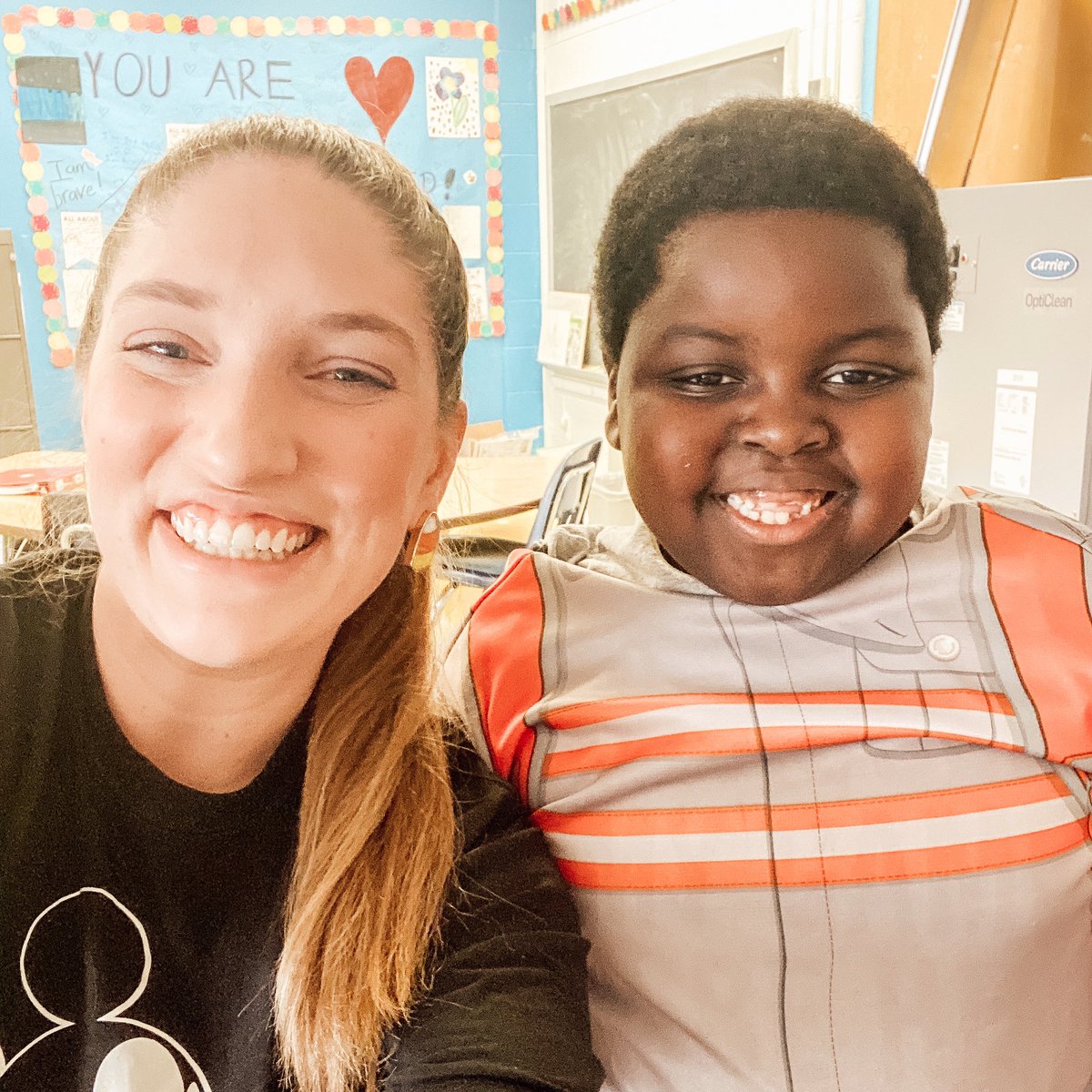 M S. V A L E N T I N E tweet media