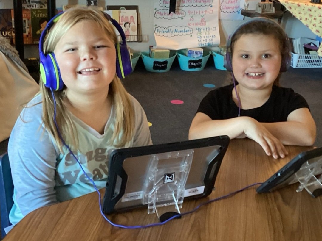 JenniferRu's tweet photo. Had so much fun reading with our buddies today!!🥰 @ClardyElemNKC https://t.co/1T3JIP5KpZ
