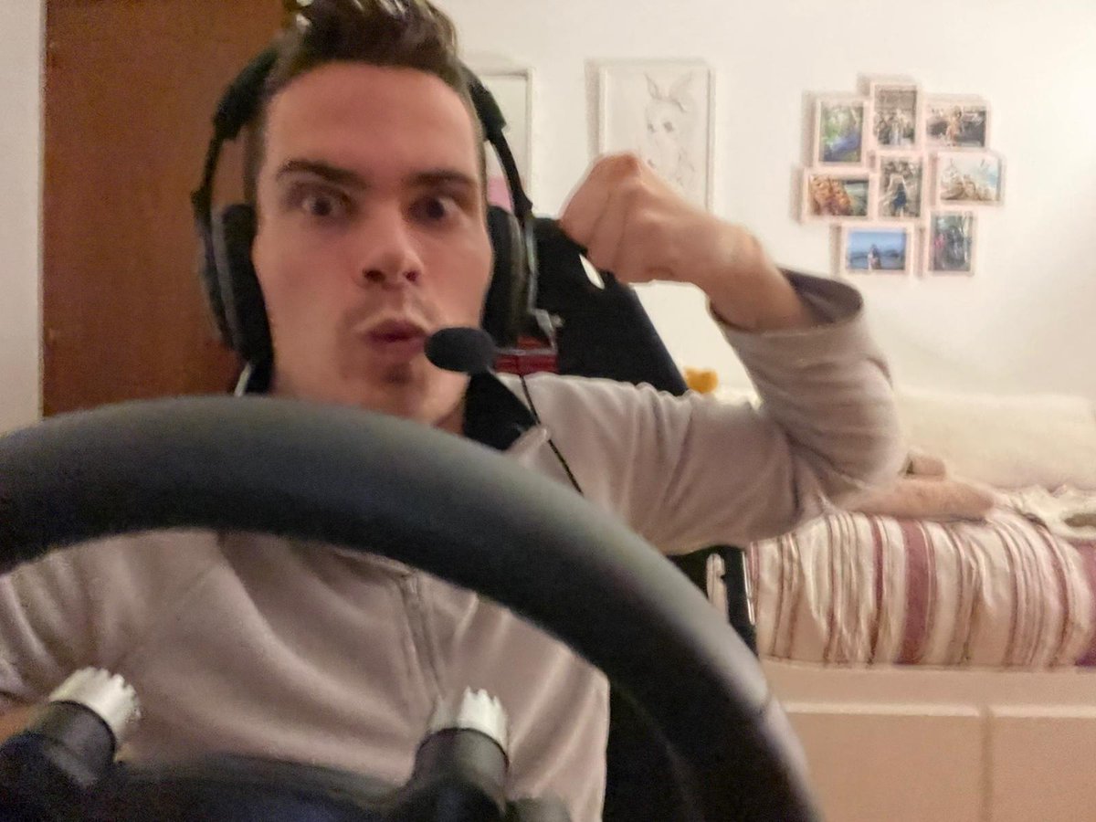 Eduardo Kyrstya🌹 tweet media