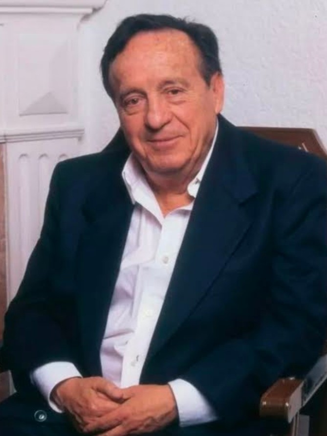 FlorindaMezaCH's tweet photo. El amor de mi vida
es este genio creador,
la muerte le dio cabida
y está ahora lleno de amor.

Pero el público reclama
que regrese su esplendor
La misma calaca lo aclama
porque ¡él era el mejor! https://t.co/EnwmyGwPRC