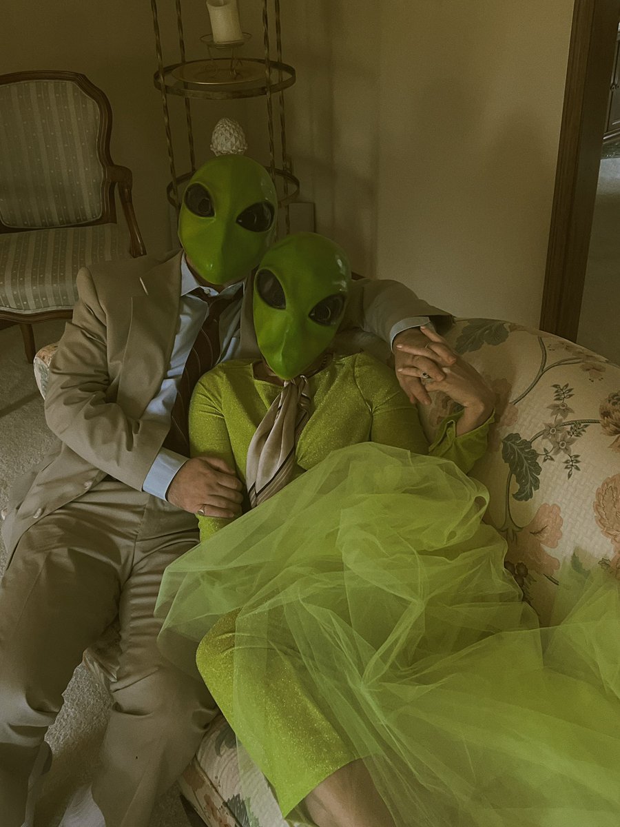 stylesarah's tweet image. a day late, but happy halloween 👽