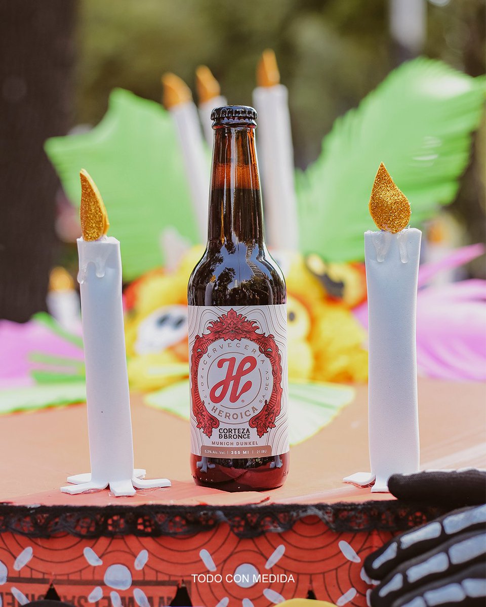 🍻Este Día de Muertos, elevemos nuestras copas con Cervecería Heroica.

Celebramos juntos esta tradición llena de sabor y color, brindando por nuestros seres queridos y la vida. ¡Salud! 🕯️🕯️💀

El #DíaDeMuertos es un #Legado