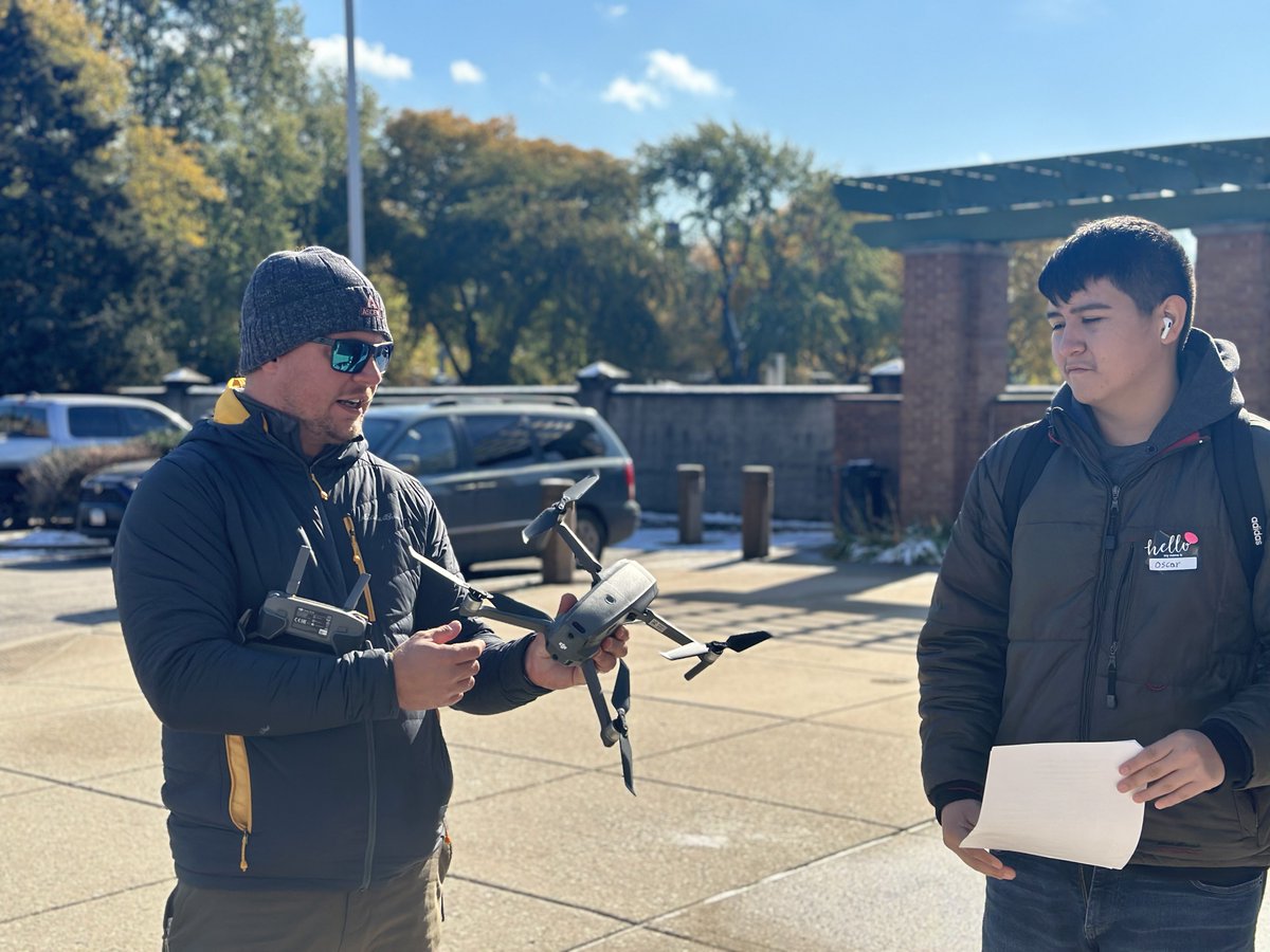 HHSGreyhounds's tweet image. Today we had a group of #ComputerScience students representing @HHSGreyhounds at the Students in #STEM Conference @SACChicago. Thank you to St. Augustine College for hosting this event! @PrincipalAltam1 @CPSNetwork16 @cs4allcps @ECCECPS