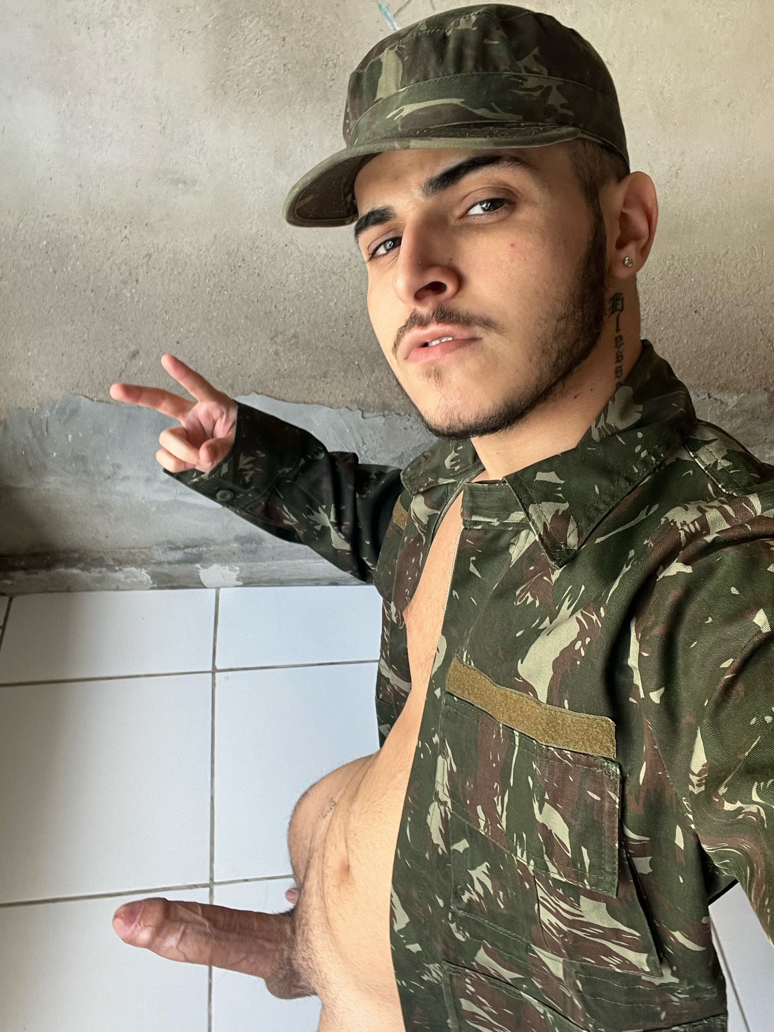 Lucas 🦇 on X: @confissoeszxxx vai ver ele só queria nude da alma