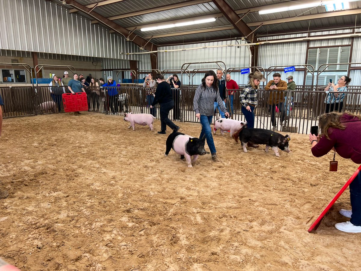 Guess what!!! 

I've placed 3rd in the <a href="/LeanderHS/">Leander High School</a> FFA Staff Show!

Big thanks to Kendall, an exceptional teacher who has shown me the incredible world of <a href="/LHSFFA/">Leander FFA</a> and the opportunities it offers to our students. 

Thank you Kendall!!

#noplacelikelisd
