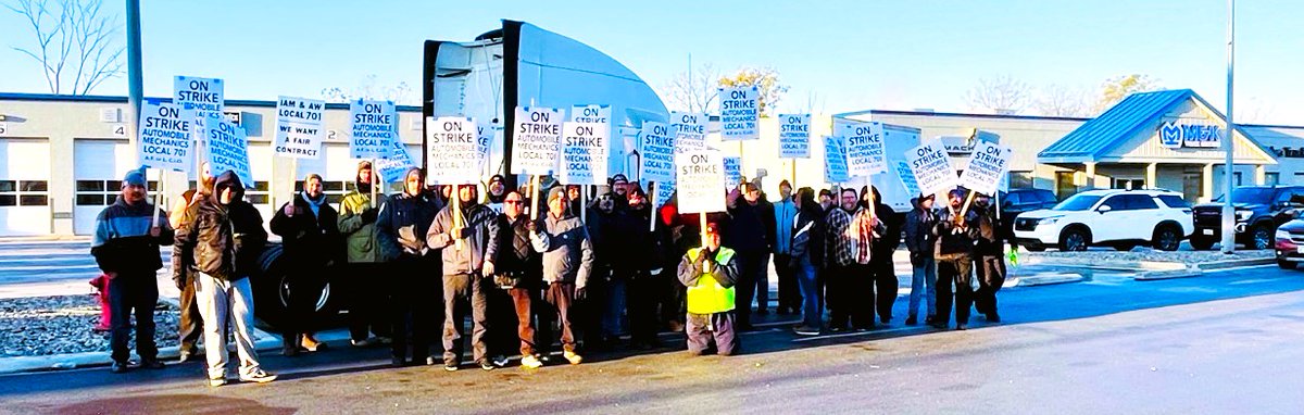 IAM Mechanics Union Local 701 members working at M&K Truck Centers in Alsip (Laborforce) are now on strike! As of November 1, 2023, 58 members employed at M&K are striking for a fair contract! Please stop by and show your support!
#UnionStrong #Strike #Solidarity