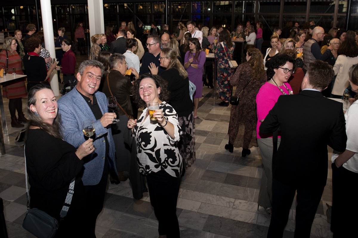 Wat een mooie avond!

Bijna 200 Verpleegkundig Specialisten waren vanavond aanwezig bij de première van de documentaire 'De Verpleegkundig Specialist'.

Schrijf hier nog in voor online deelname:hubs.li/Q027tMvM0

<a href="/venvnvs/">V&VN VS</a>  #verpleegkundigspecialisten #jaarcongresvenvnvs