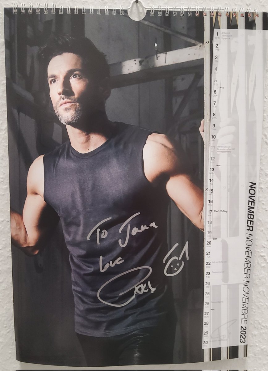 JaneHil52691644's tweet image. What was the best thing about November 1th?
The new calendar page.
This is special for me because Tom signed it for me at #Magiccon 
#TomEllis 
❤️‍🔥🔥😈