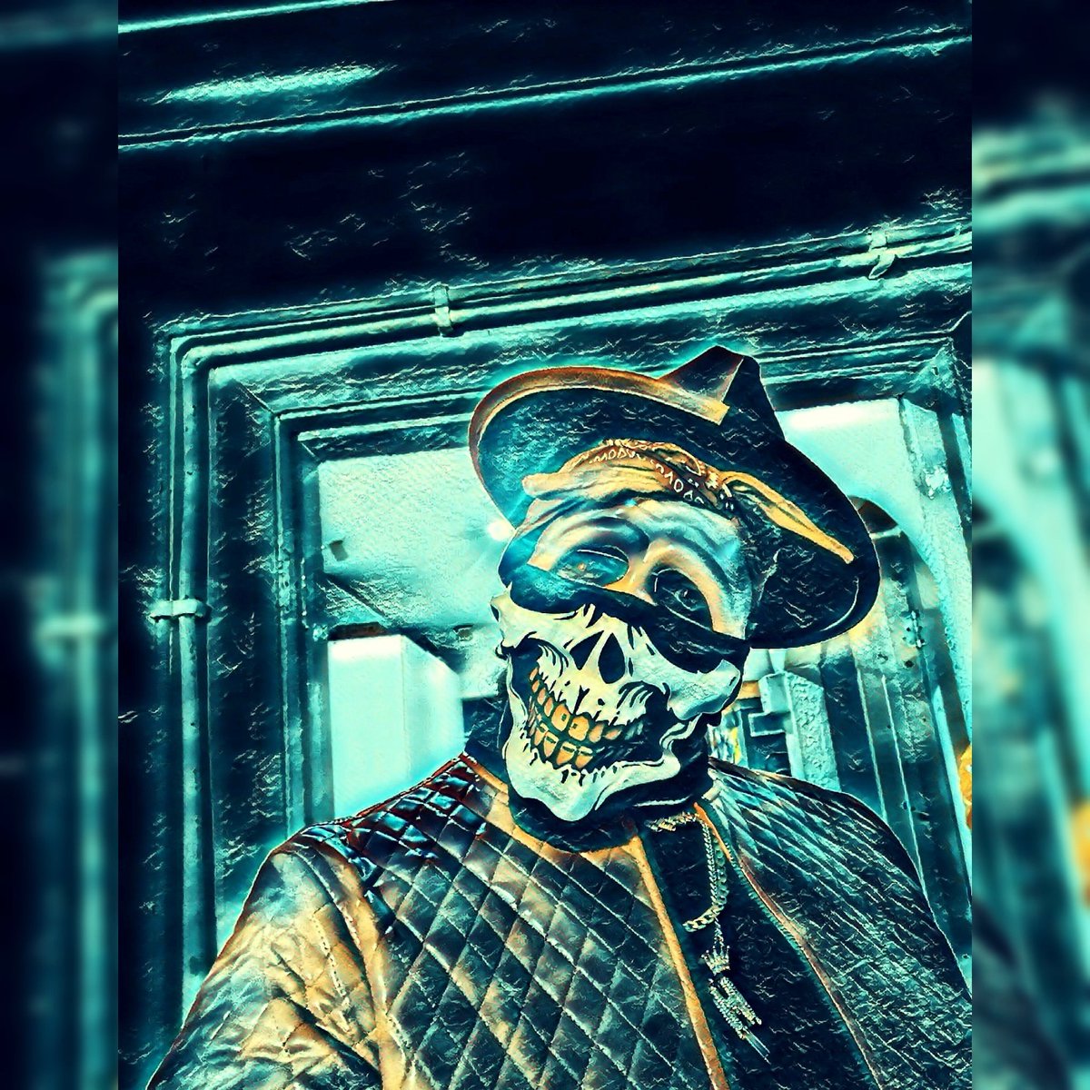 LA1STLOOK's tweet photo. 🎃LA 1ST L00K🎃
#ATONEWITH1 #1 #1OF1 #art #hat #smooth #art4you #cool #comic #graffiti #design #horror #scary #party #artwork #portrait #drawing #graphicdesign #HtheGreat #mask #nomakeup #mood #sweet #friend #Aface4you #beauty #peace #love #teeth https://t.co/91CiOLRDMW