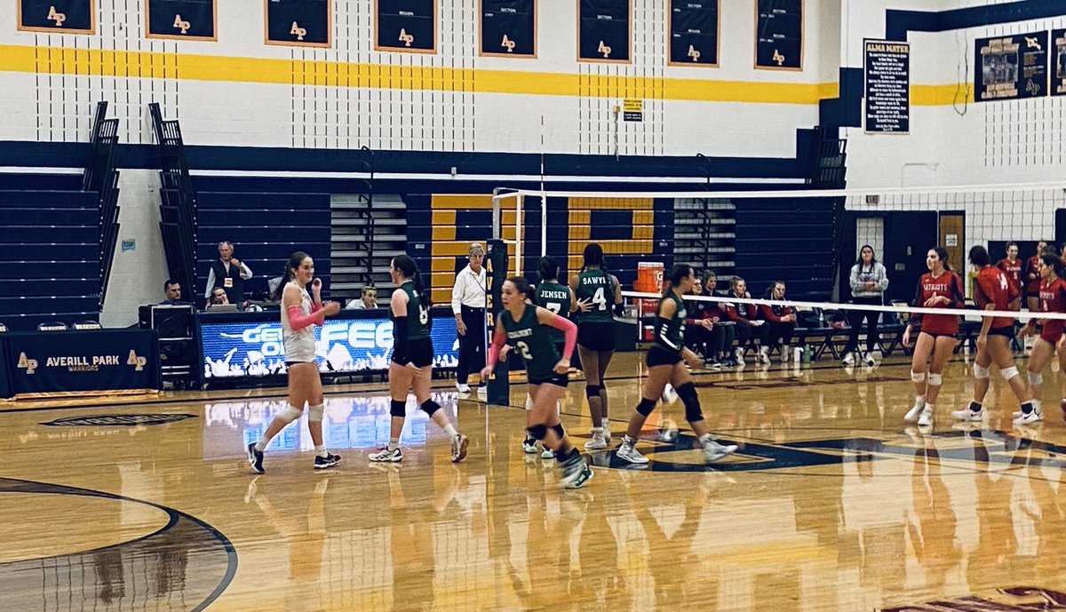Sectional Semi Finals are underway. Let’s go Sabres!! ⁦<a href="/SchalmontSabres/">Schalmont Sabres</a>⁩