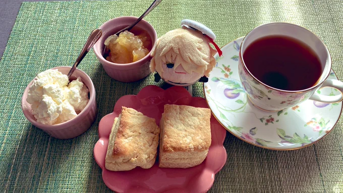 朝だけ現実逃避いたしますわ〜焼きたてスコーンですのよ〜しおしおした気持ちをぶっ飛ばしてやりますわ〜