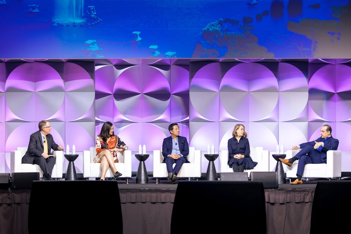 UrbanLandInst's tweet photo. ULI's @PwC report on #EmergingTrends identified several cities in the Sunbelt as the top 10 markets to watch. However, at #ULIFall, our panelists also pointed out that many of these fast-growing cities are susceptible to environmental vulnerabilities. https://t.co/9Fr4Iljcfs https://t.co/Qis8NkkzEI