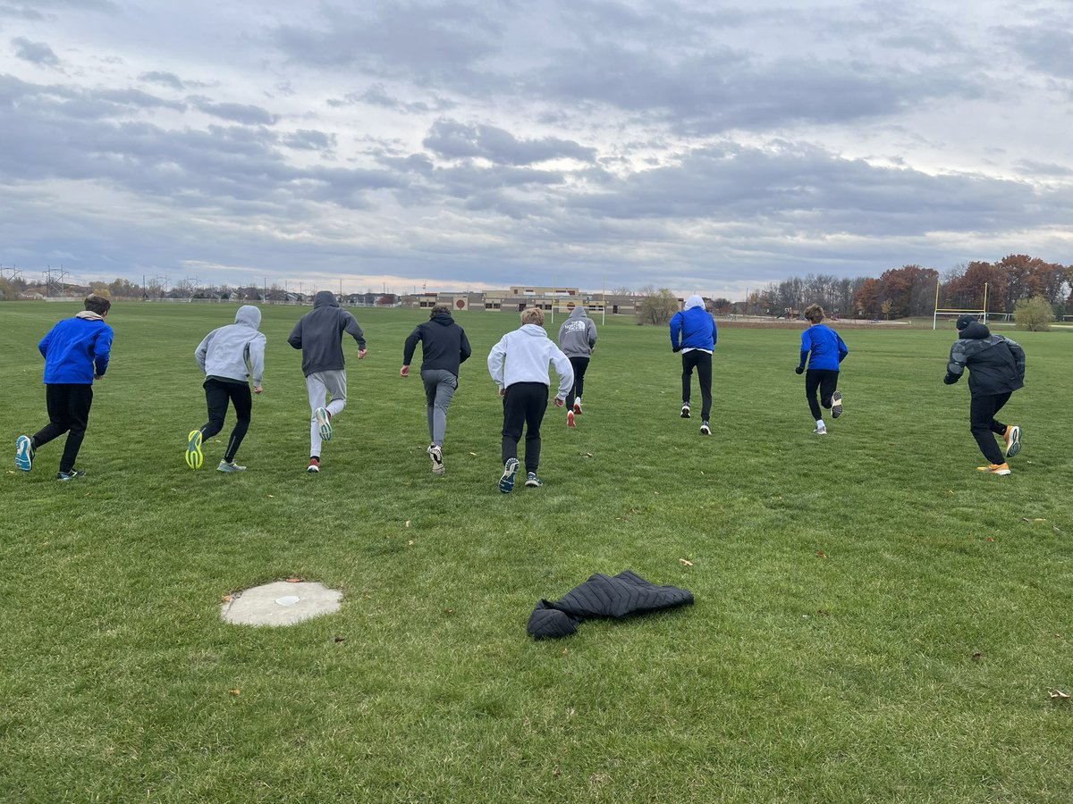 We may only have one qualifier in the state meet, but many of our runners are still training for the NXR meet in SD next weekend. The culture is changing here in STMA and we couldn’t be more proud of the boys, their passion, and commitment they are showing towards this sport. 👍🏻