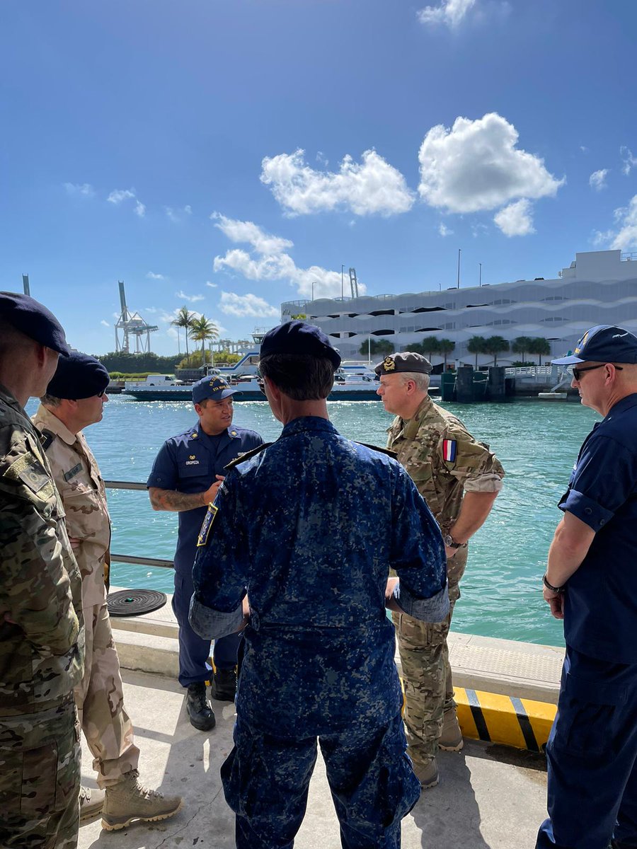 In het Caribisch gedeelte van ons koninkrijk is ook de Amerikaanse kustwacht @USCG een belangrijke bondgenoot. De Kustwacht Caribisch Gebied @DefensieCarib en de @USCG werken samen op het gebied van Search and Rescue en het bestrijden van illegale smokkel in de regio.