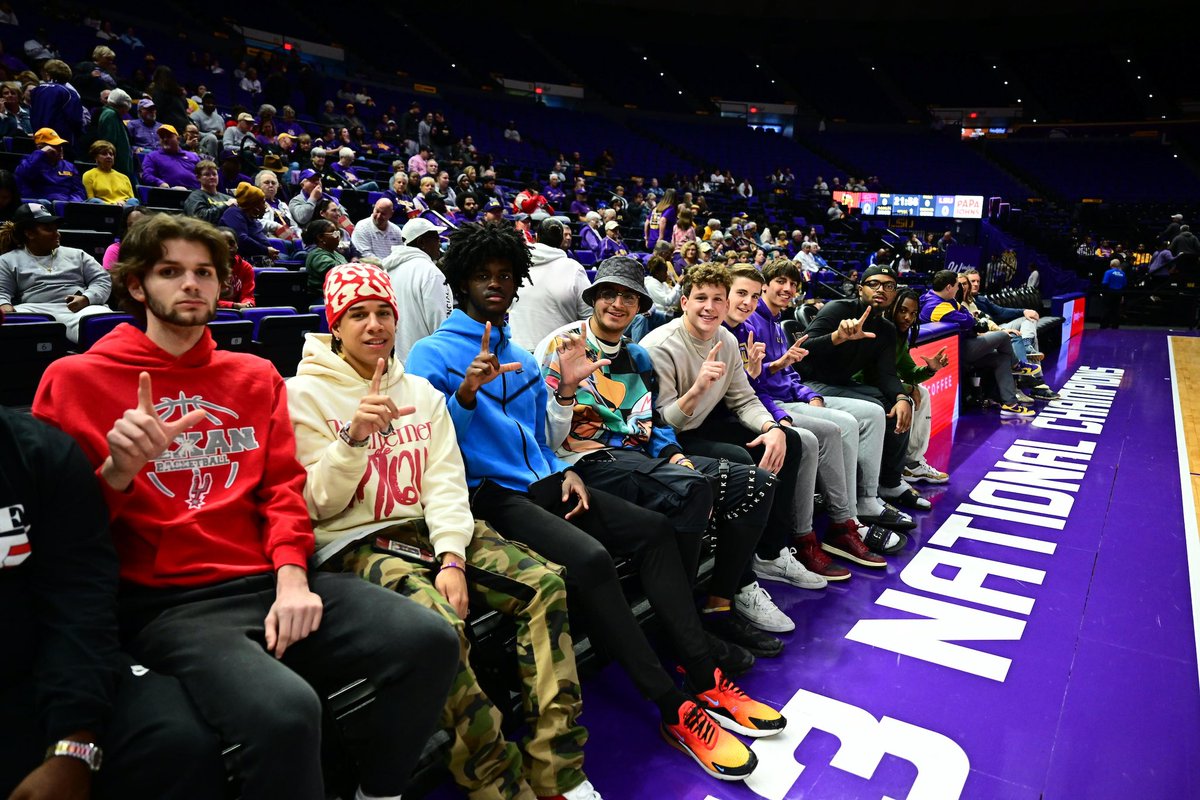 LSUwbkb tweet picture