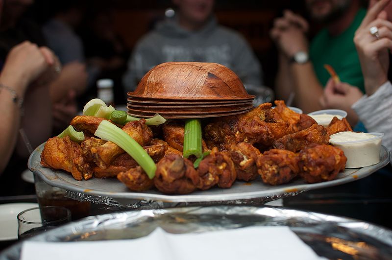 localBuddygo's tweet image. 🤣 "Buffalo Wing Fling" in Buffalo, New York at "Anchor Bar"! 🍗🔥 Savor the original chicken wings and let Local Buddy spice up your flavor quest! 🗺️ #WingMania #BuffaloBites #LocalBuddyApp 🌶️🍽️😄