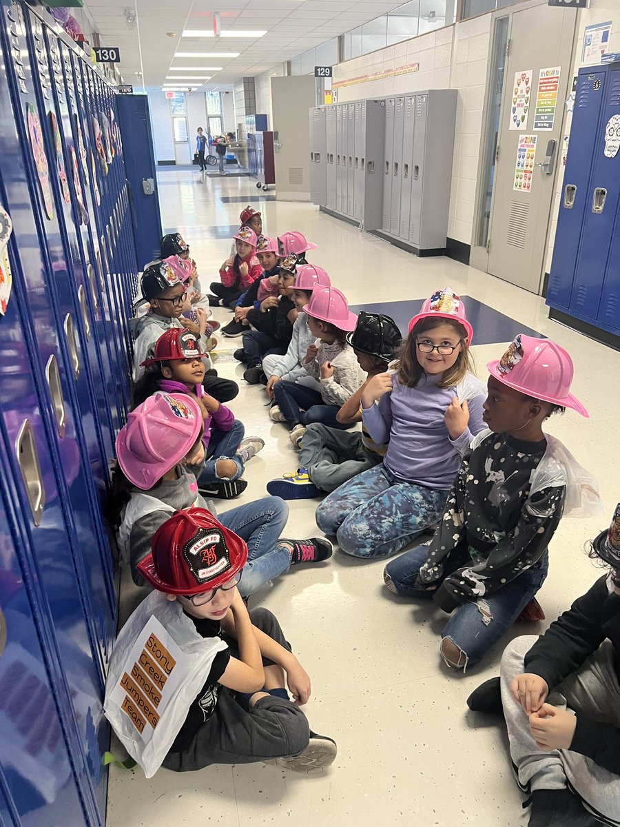 JAbbasi79's tweet photo. 23-24 Meet our Stony Creek Smoke Jumpers team! Watch as they are about to board the plane, jump, and parachute down to find a safe landing spot 🪂 #weare126 #stony126 https://t.co/MHgcThZOS7