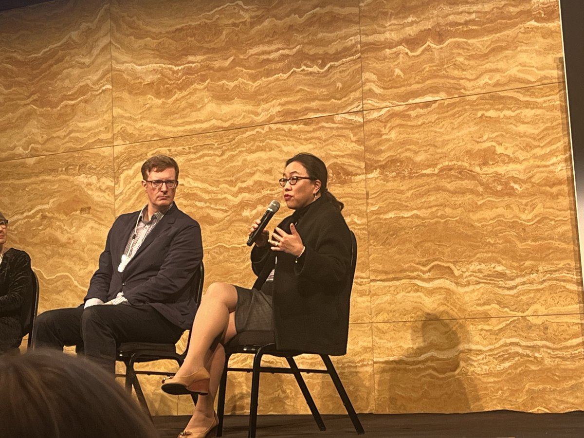 Great point from ⁦<a href="/EstherOh_MDPhD/">Esther S. Oh</a>⁩ 
New electronic ways of working and delaying tasks erodes at the humanity of care and impacts on staff well-being
#declared2023