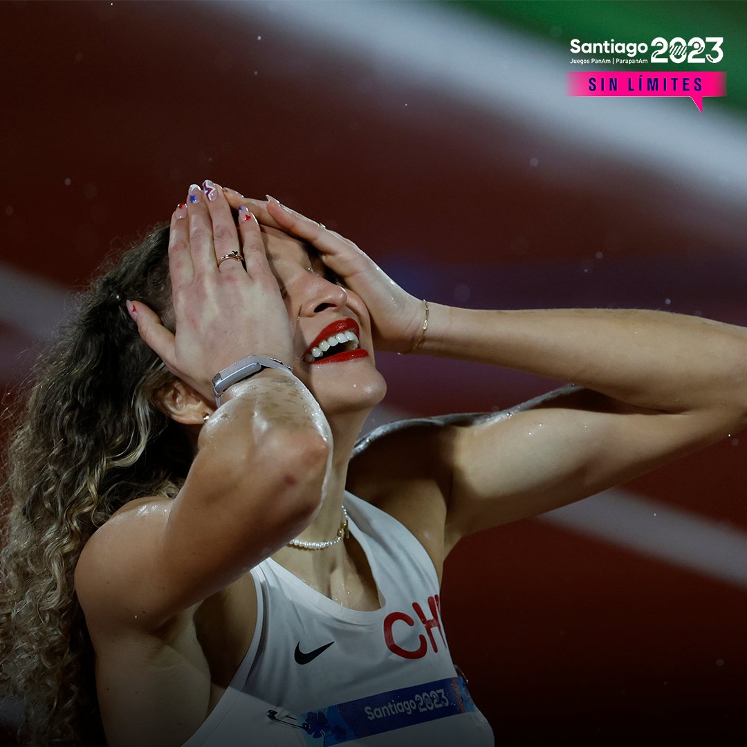 TNTSportsCL's tweet photo. 🇨🇱🥇🙌 No tenemos palabras, pero sí estas fotazas de Martina Weil https://t.co/sp6Ch8oz2P