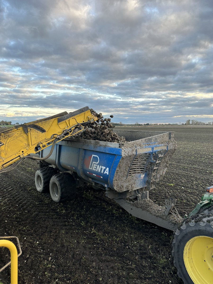A select group from Soil and Crop club at Dave Van Damme farm. Everyone got to ride the harvester.