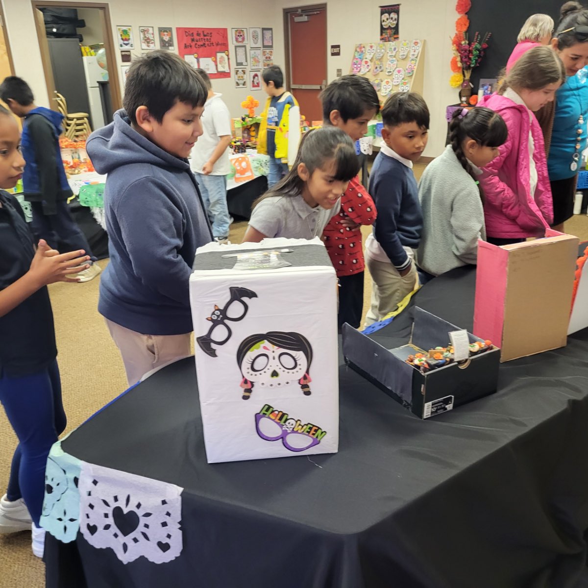 Dia De Los Muertos Altar Competition and Exhibition taking place at Oasis this week 💕 Amazing cultural even for our student. #REELThemIn