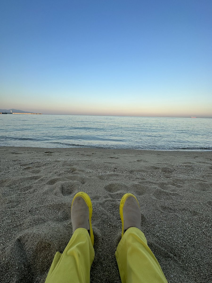 Madomi19's tweet photo. おはようございます。
最近ミラクルが、起きまくっていて、　
楽しく仕方なく
又それを共有出来る共が居てくれて
しあわせであります。
どんどん繋がる。
紐解かれる。
日本のマザー���レサと呼ばれる方にも、
繋げて頂けた。
私のお役目は何なのか？
今この時代にマッチングした発信を駆使して伝えます https://t.co/61eREhFkqc