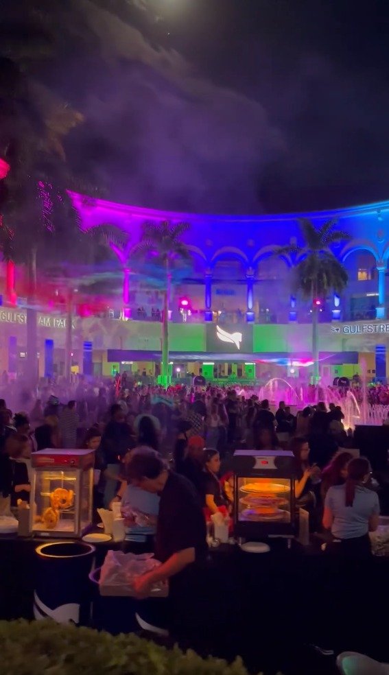 trybendsky's tweet image. Halloween at Gulfstream Park☠️☠️