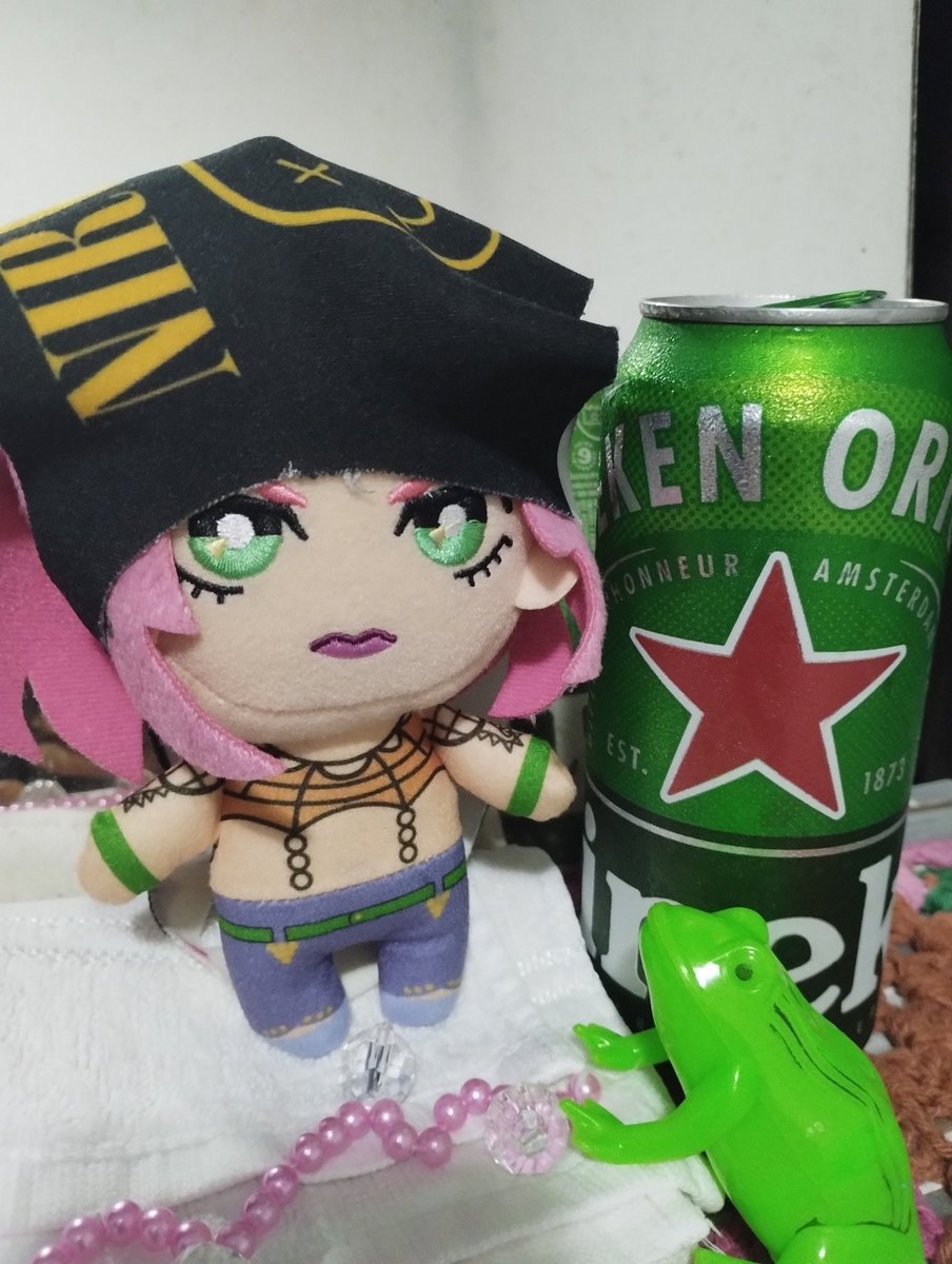 diavoloplush's tweet photo. Aquele Roque Dos Bom .. Ovindo Kurte Cobei do Nivarna E Tomano a Breja Boa ... Smel Laike Tem Sprite ๐ค๐ป๐บ๐
#VidaDeChefe https://t.co/iHMfeVwims