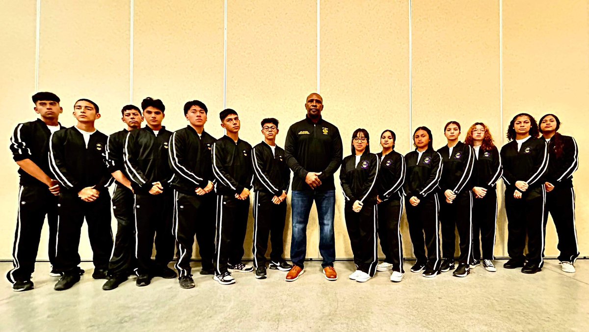BraxAttax95's tweet photo. The Brackenridge H.S. JROTC Mighty Eagle Battalion Raider Physical Fitness Team are headed to Fort Knox, Kentucky from 1-5 Nov to participate in the U.S. Army Raider Nationals competition alongside 5,000 cadets across the country.  #HardWork #BrackNation #Number1 #PurpleAllStars https://t.co/YI4j5uz0FV