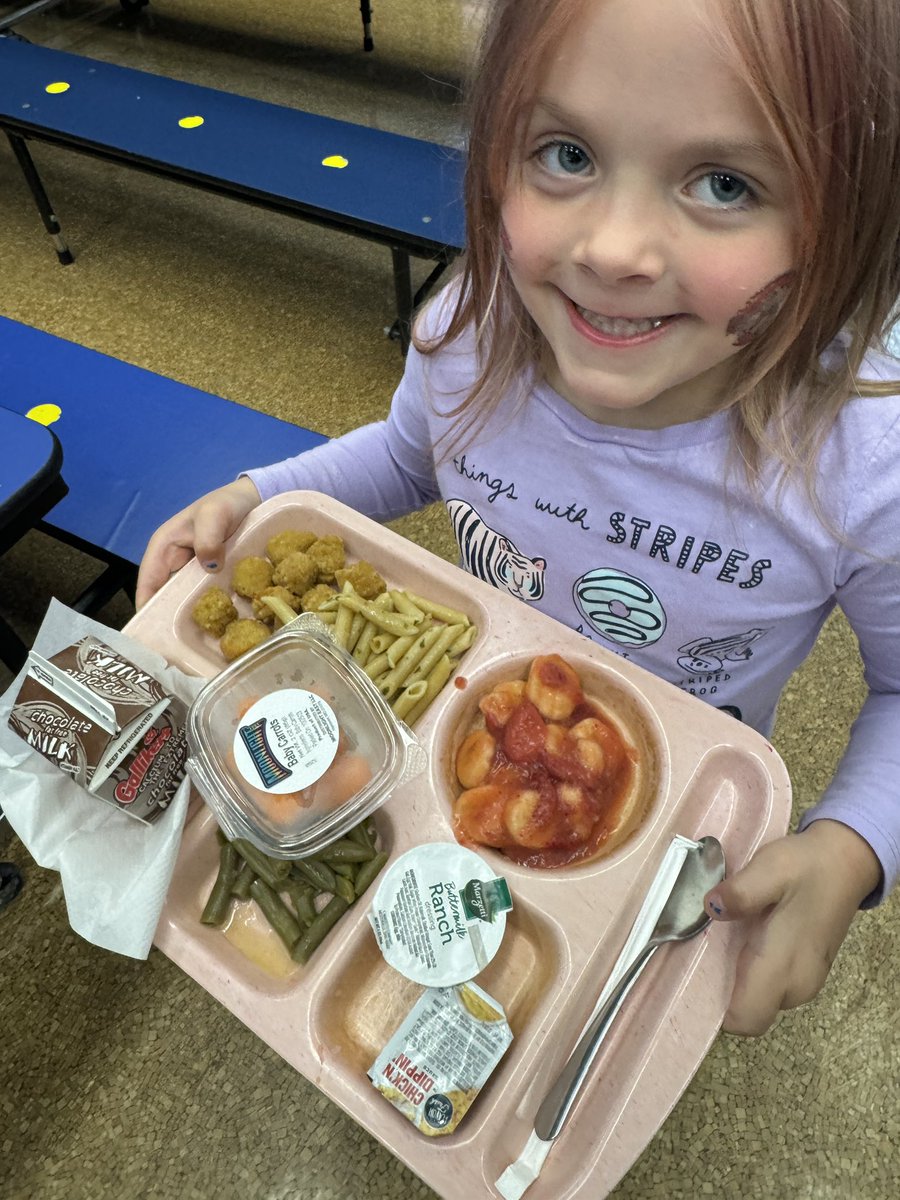 Have you seen how yummy school lunches are? Protein, whole grain pasta, green beans, fruit salad, choice of fresh veggies (carrots or celery) and sauces