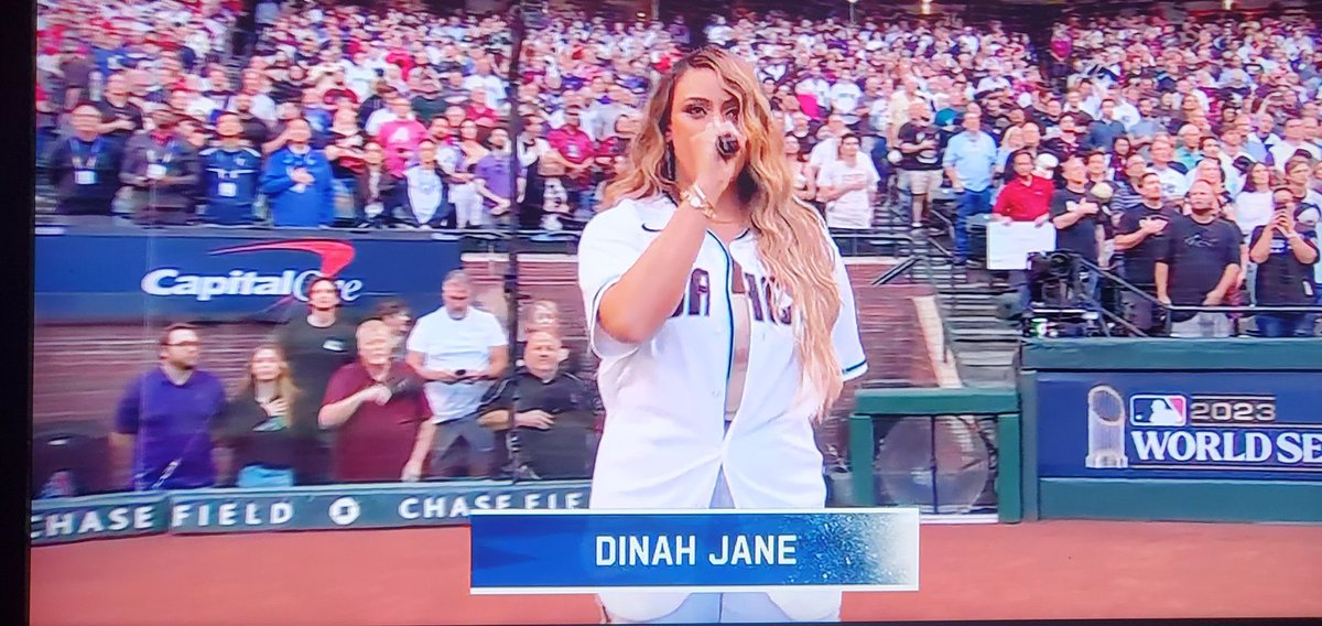 SALUTE TO SIS <a href="/dinahjane/">♕MsJane</a> for singing the National Anthem at <a href="/MLB/">MLB</a> WORLD SERIES FLAWLESSLY!!! #POLYEXCELLENCE 🇹🇴