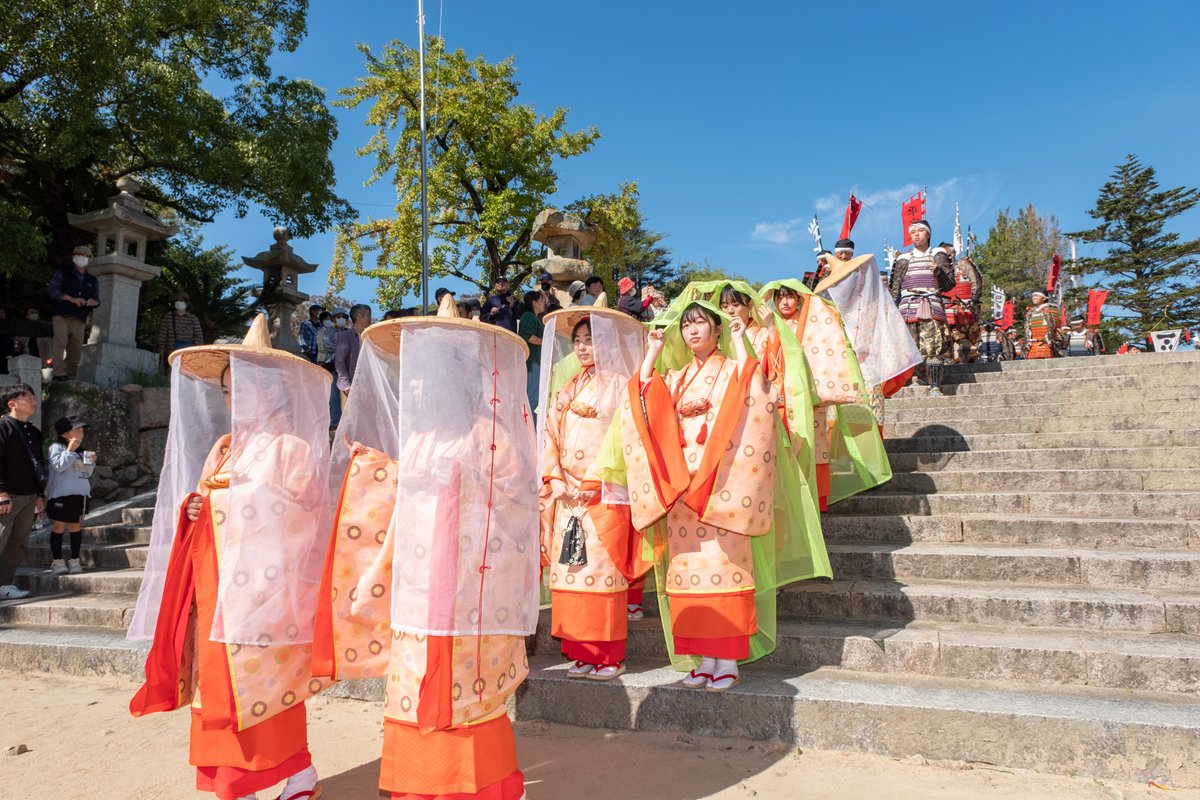 stlab_shimo's tweet photo. 10月22日（日）「城下町長府 シン・時代祭り」様の写真撮影に行って参りました！撮影する際、結���走りました。日頃の運動不足を反省中です。
皆様の撮影のご協力、大変感謝しております！（oku) https://t.co/8s2DDcYrXG