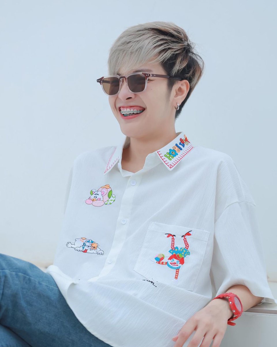Pinkidols_com's tweet photo. ถ้านั่งข้างเขาแล้วอึดอัด ก็มานั่งตักเรานี่มา 🔥🙈

IG : jamploypailin

#Pinkidols #TomThailand
#MrFOXLiveHouse #FOXCoin #MrFOX
#tomboy #ทอม #ทอมหล่อ #ทอมดี้ #ทรงผมทอม #netidol #คบทอม #ทอมหล่อ #ทอมหล่อบอกต่อ https://t.co/kZwK1I93u3