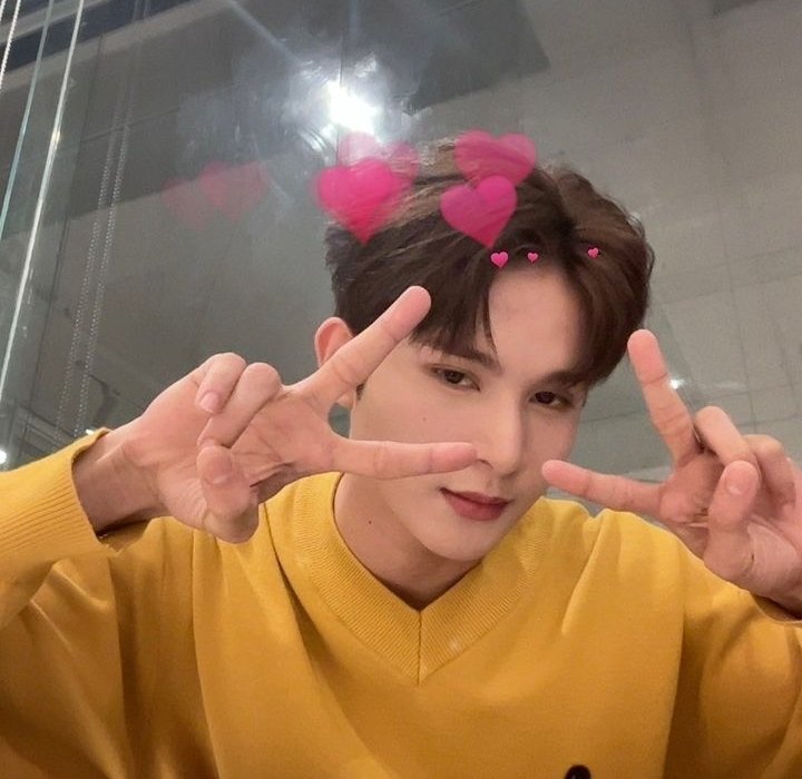 [ 🐲🐼🦊 ]  CU7IE PRINCE 💝💞 H7

@/ kimhuatng1702's ig post

#HORI7ON #호라이즌 #WINSTON #윈스턴 #REYSTER #레이스터 #VINCI #빈치