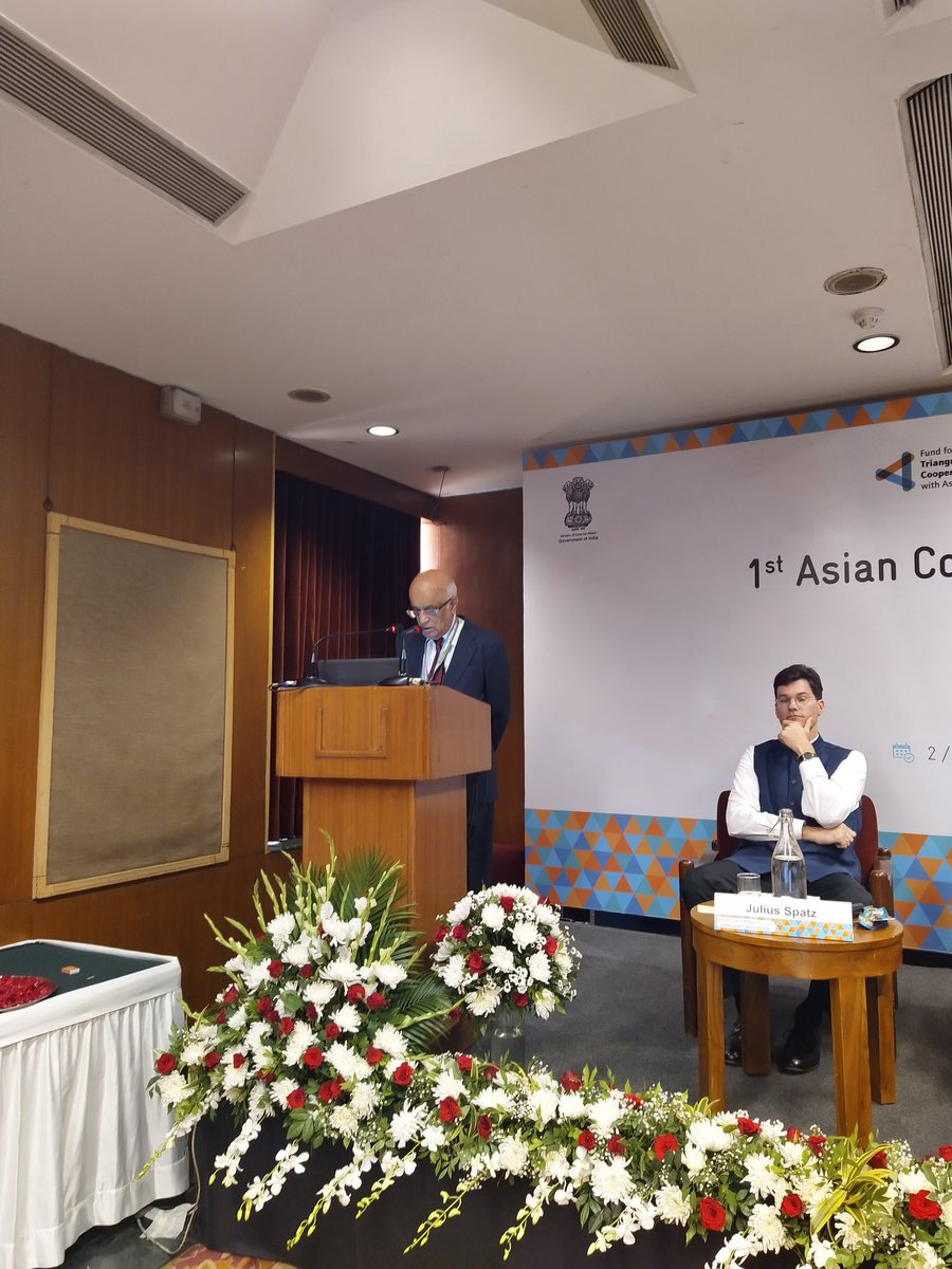Alinyst's tweet photo. Amb. S.T.Devare from RIS New Delhi highlights the effectiveness of South and south and triangular cooperation.
#ACTrC
@RIS_NewDelhi @Sachin_Chat @gpi_tri @giz_india @MEAIndia @susheco  @gpi_tri @AmbAckermann @giz_gmbh https://t.co/fuRAARtagF