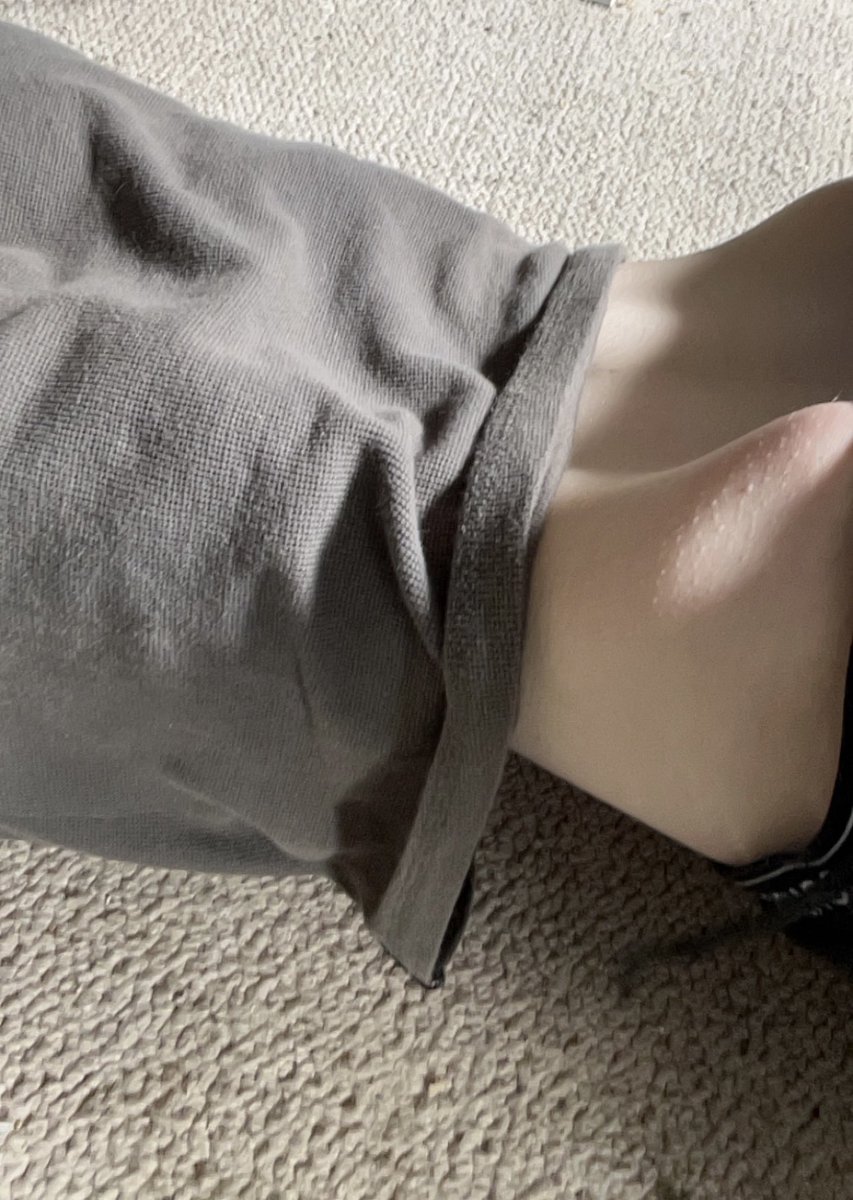 Miffyrn's tweet photo. Bodycheck I’m so tired I’ve been doing core exercises for two hours now when do I get a break 😭😭 https://t.co/IawEQob7wS